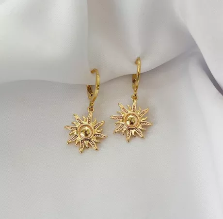 Kleine Creolen mit Sonne Anhänger in gold hänge Ohrringe - Etsy.de