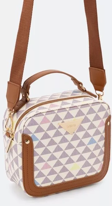 Bolsa Camera Bag em Material Sintético com Estampa Triângulos e Viés Contrastante Multicores