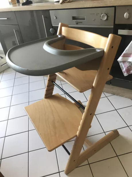 Hochstuhl Tripp Trapp von Stocke aus hellem Holz