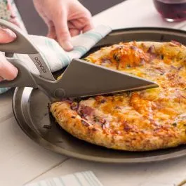 Ciseau à pizza