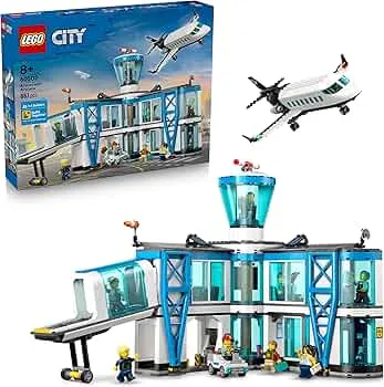 LEGO City Flughafen mit Flugzeug - Spielzeug Miniatur Modellbau mit Terminal, Flugzeug, Schlepperfahrzeug, Fluggastbrücke, 9 Minifiguren & Zubehör - Geburtstagsgeschenk für Jungen ab 8 Jahren - 60502: Amazon.de: Spielzeug